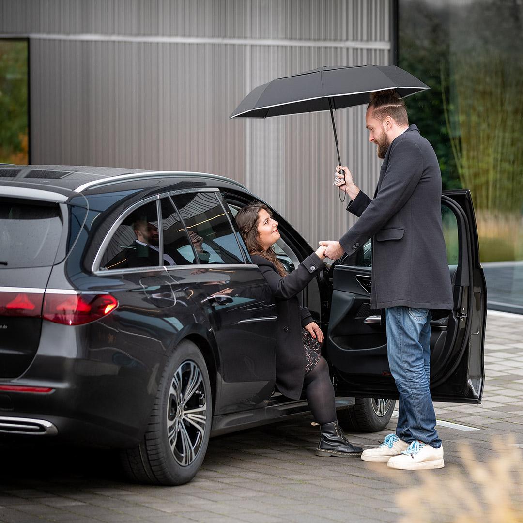 AOC Oversize Magic Windfighter Carbon 2.0 Folding Umbrella | Black wS | Auto Open | 105cm Canopy | Custom Print