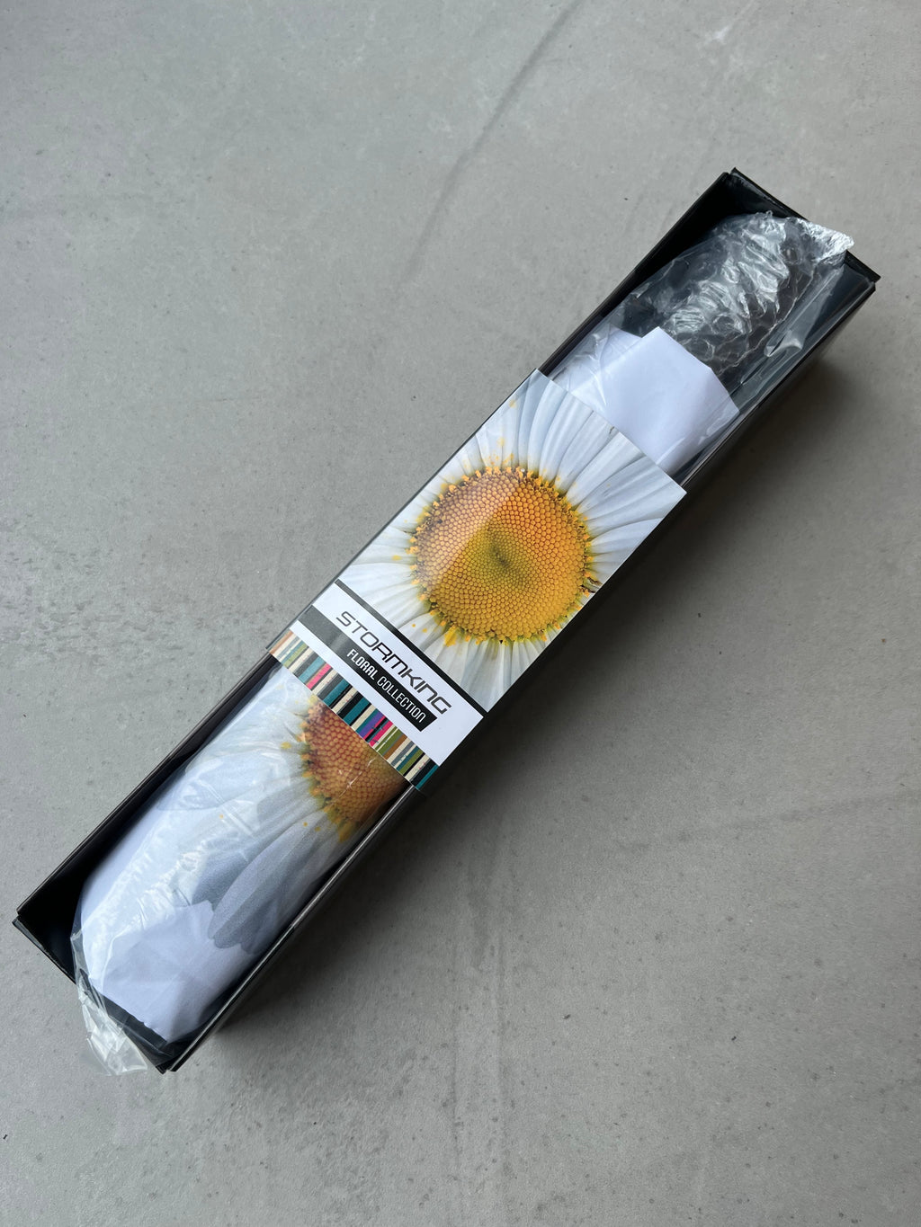 Storm King Auto Folding Floral Umbrella - White Daisy